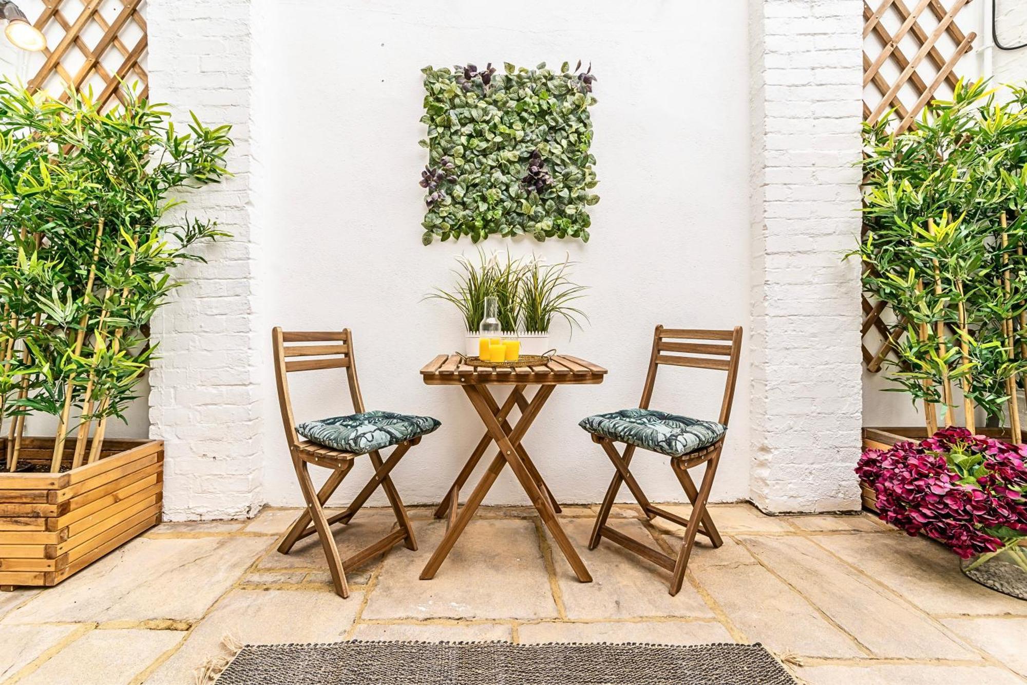 The Secret Kensington Garden Mews-2 Bedroom Full House-2 Train Lines- Spacious-Kings Road- Harrods -Chelsea Stadium-Private Small Patio ลอนดอน ภายนอก รูปภาพ