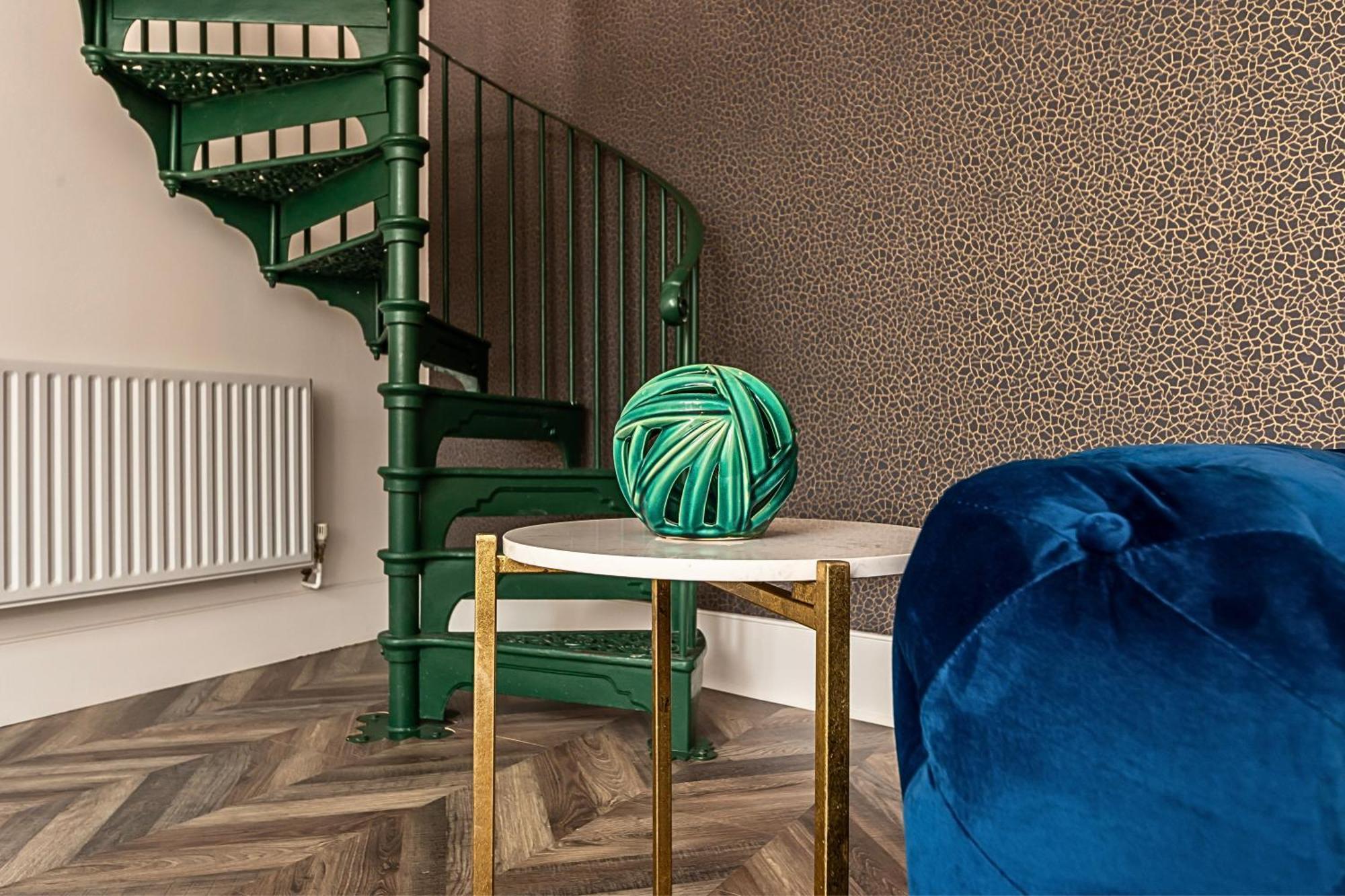 The Secret Kensington Garden Mews-2 Bedroom Full House-2 Train Lines- Spacious-Kings Road- Harrods -Chelsea Stadium-Private Small Patio ลอนดอน ภายนอก รูปภาพ