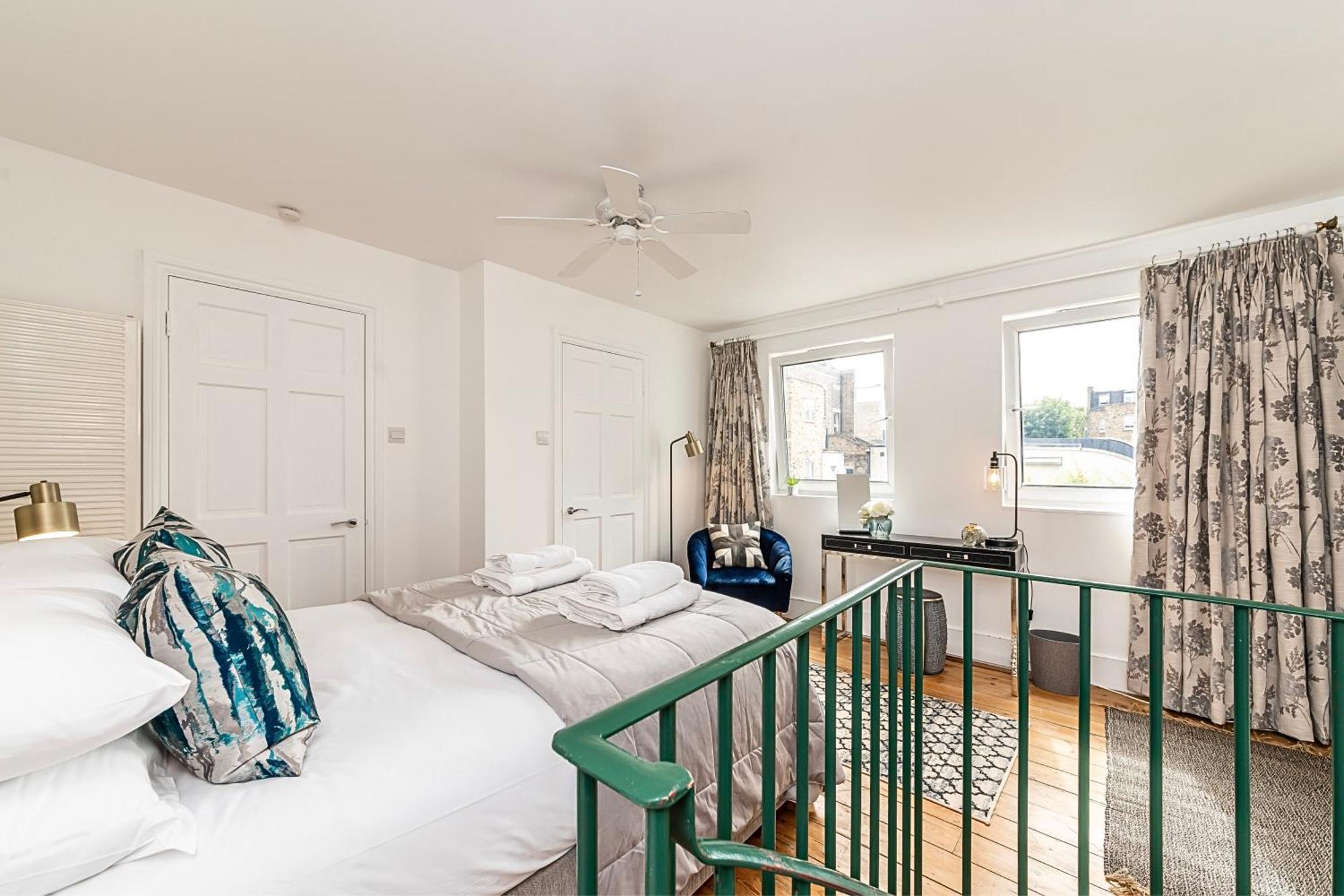 The Secret Kensington Garden Mews-2 Bedroom Full House-2 Train Lines- Spacious-Kings Road- Harrods -Chelsea Stadium-Private Small Patio ลอนดอน ภายนอก รูปภาพ
