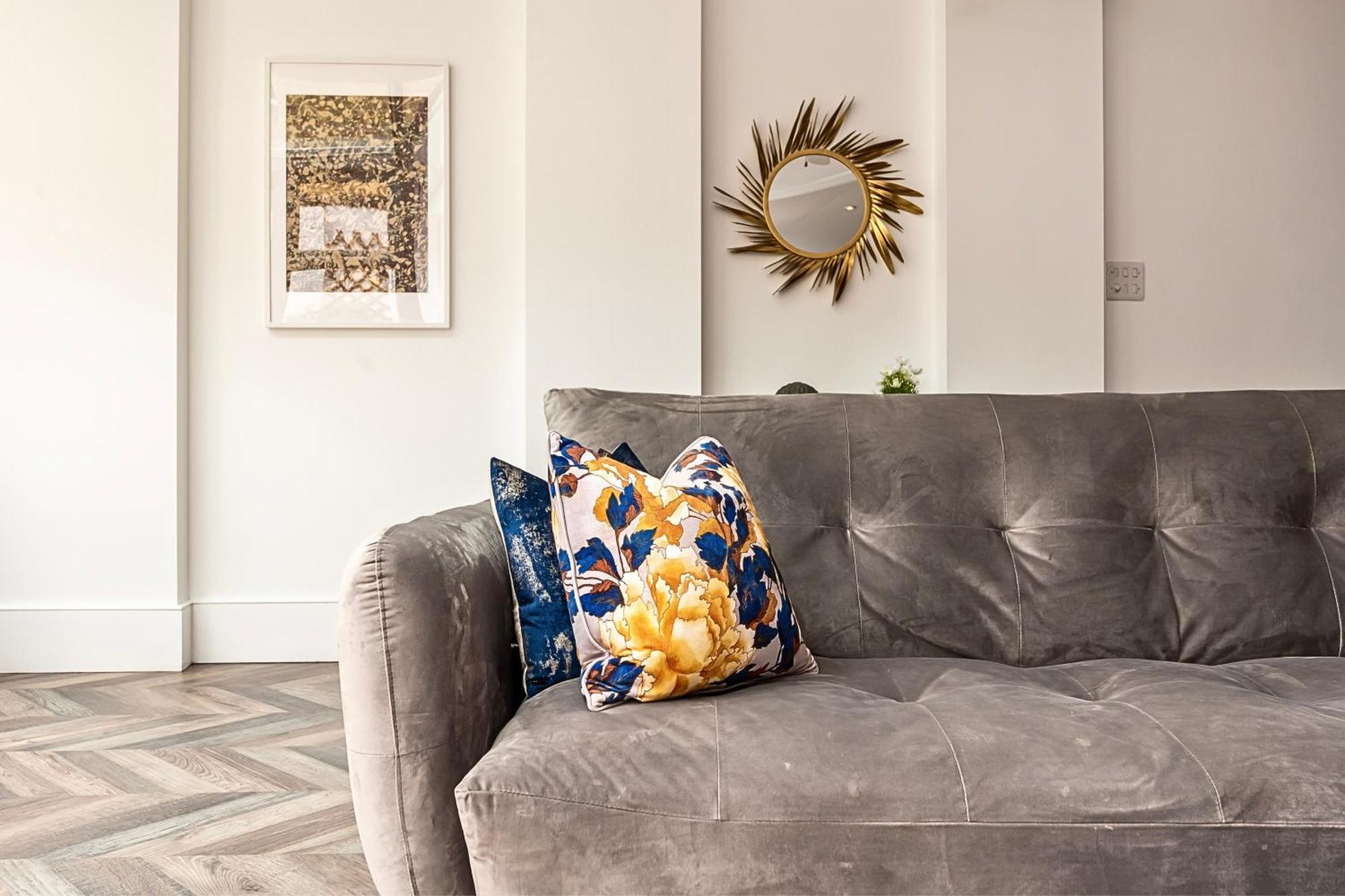 The Secret Kensington Garden Mews-2 Bedroom Full House-2 Train Lines- Spacious-Kings Road- Harrods -Chelsea Stadium-Private Small Patio ลอนดอน ภายนอก รูปภาพ