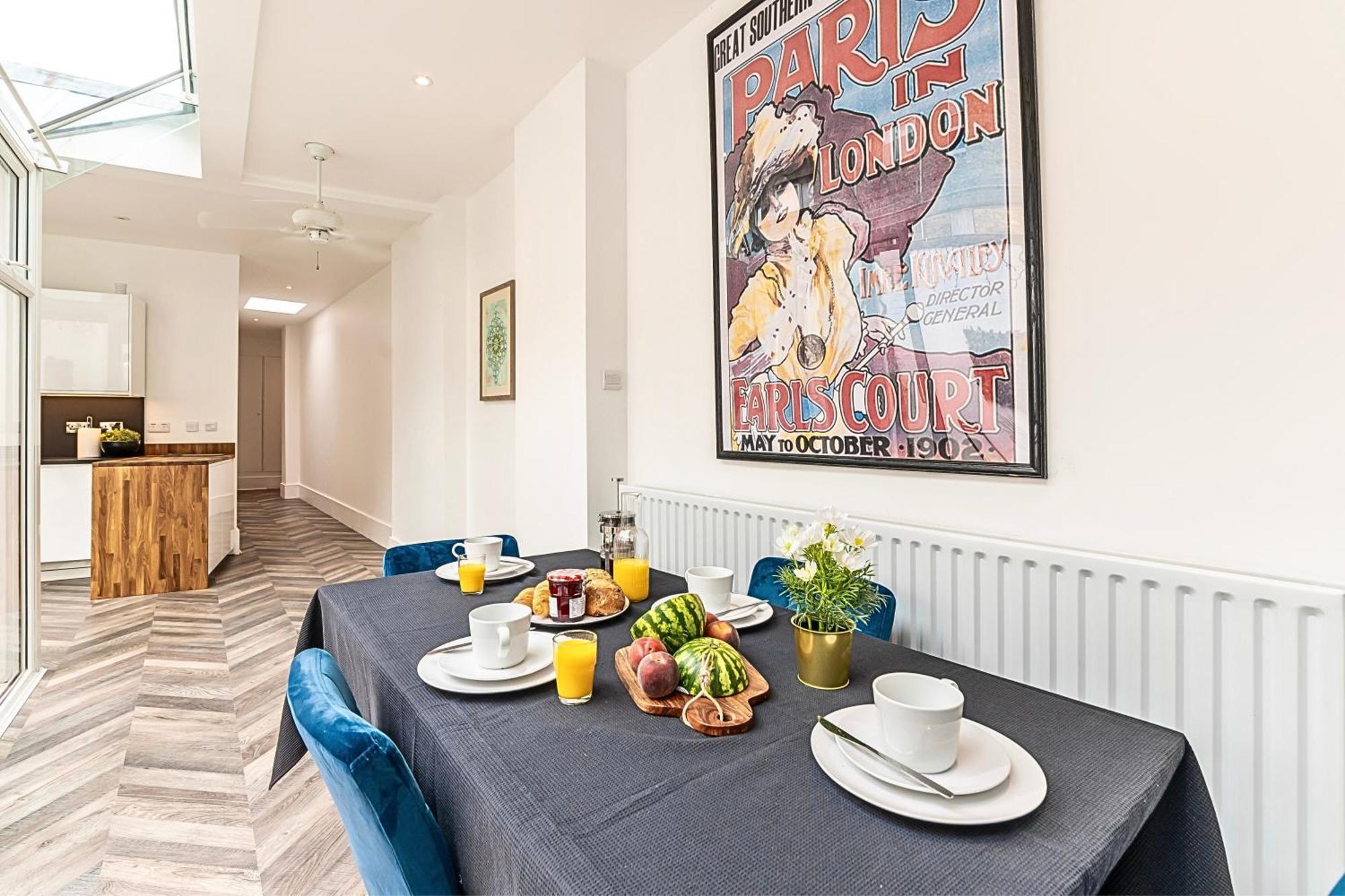 The Secret Kensington Garden Mews-2 Bedroom Full House-2 Train Lines- Spacious-Kings Road- Harrods -Chelsea Stadium-Private Small Patio ลอนดอน ภายนอก รูปภาพ